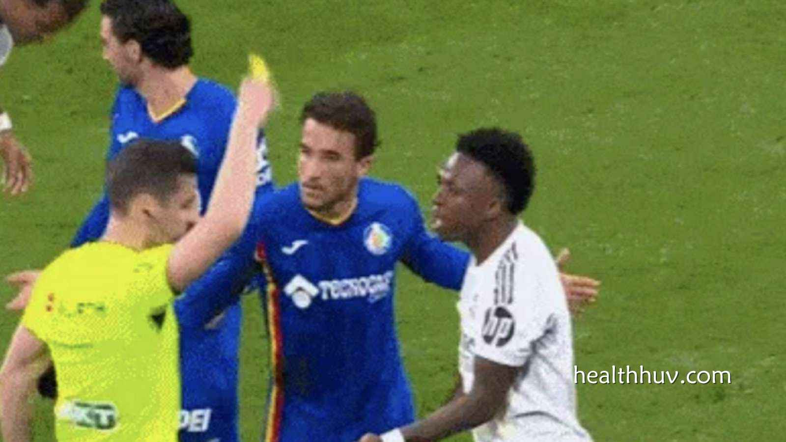 华体会体育热点资讯 - 无能狂怒？1.5亿熊皇11场0球｜追着对方球员骂 丢单刀+险误伤裁判